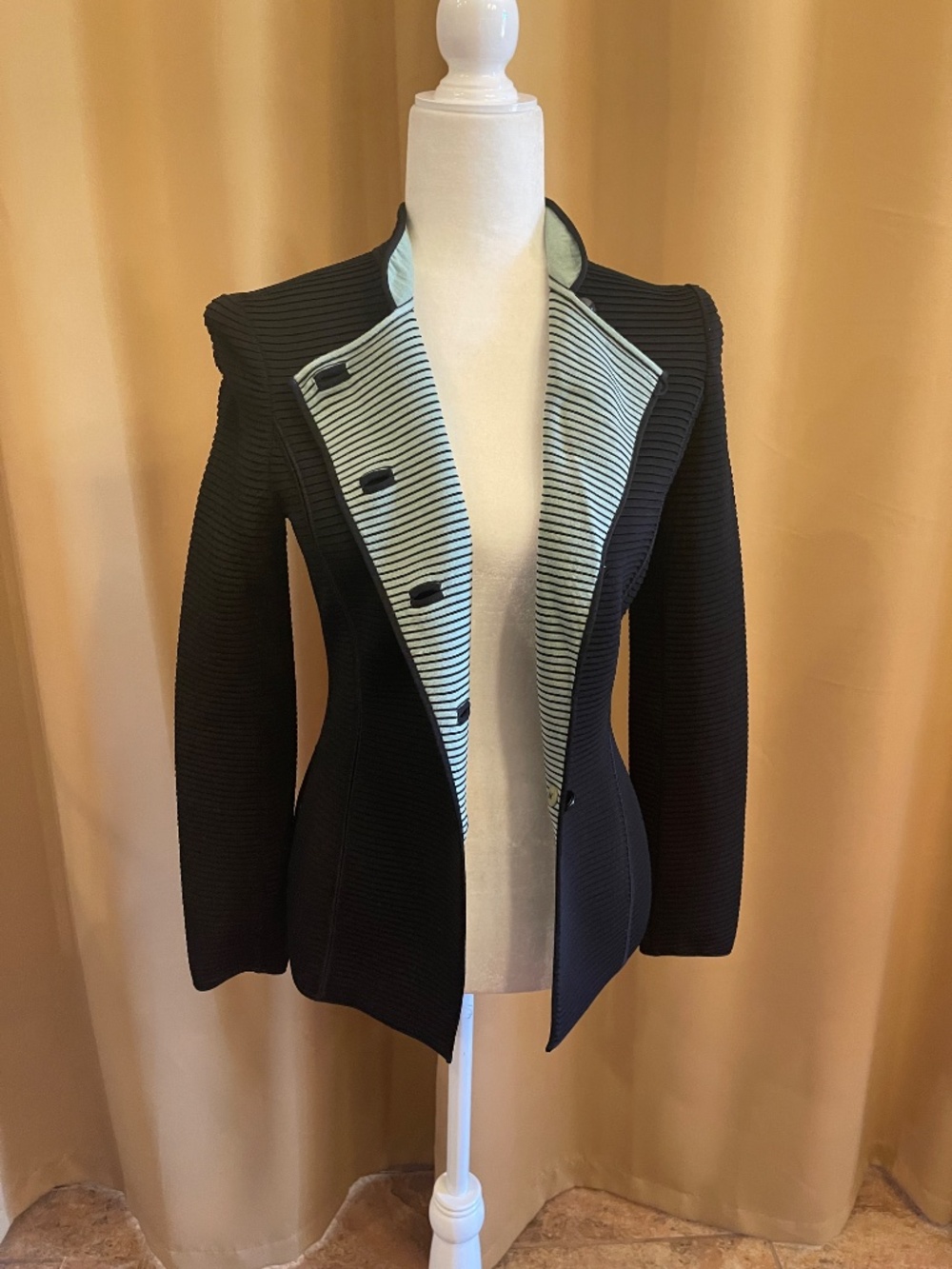 Georgio Armani Black Fitted Blazer Jacket Italy Size 38 (XS) Like New! - Picture 8 of 12